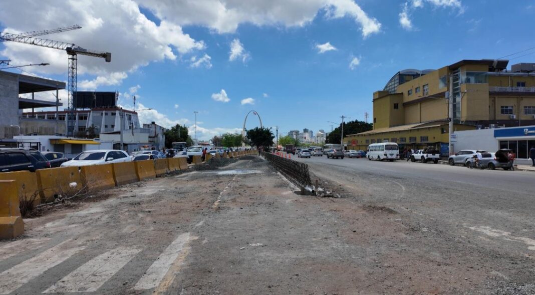 Obra en «Pintura» agrava el caos vehicular
