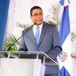 Víctor D’Aza sorprende en encuesta empresarial tras anunciar aspiración presidencial