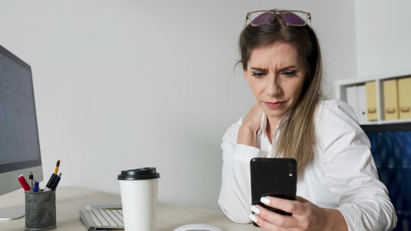Alerta de estafa: Falsa oferta de empleo de YouTube circula en WhatsApp