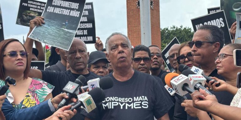 Protestan contra proyecto de ley de alimentación escolar por riesgo a MIPYMES