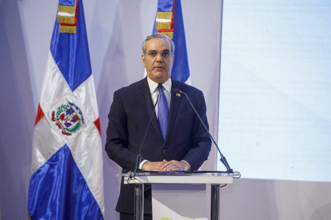 Abinader llama a diálogo nacional ante crisis haitiana en sesión del CES: “Nos reúne un deber que no admite dilación” Abinader llama a diálogo nacional ante crisis haitiana en sesión del CES: “Nos reúne un deber que no admite dilación”
