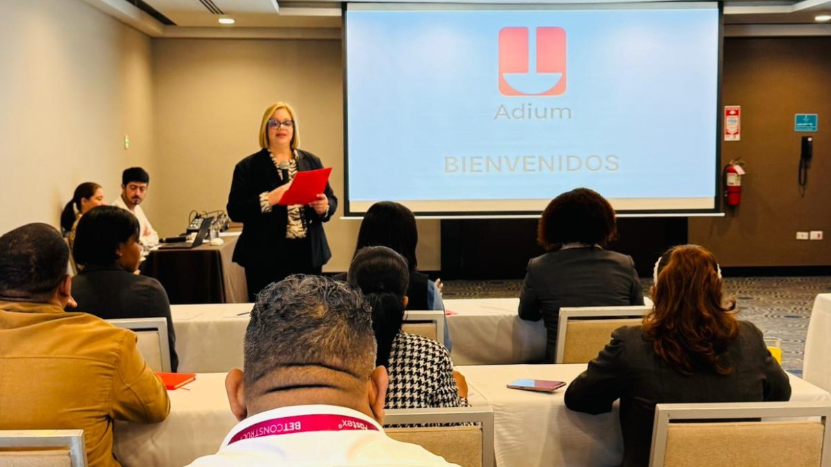 Capacitan a periodistas dominicanos sobre la importancia de la salud digestiva