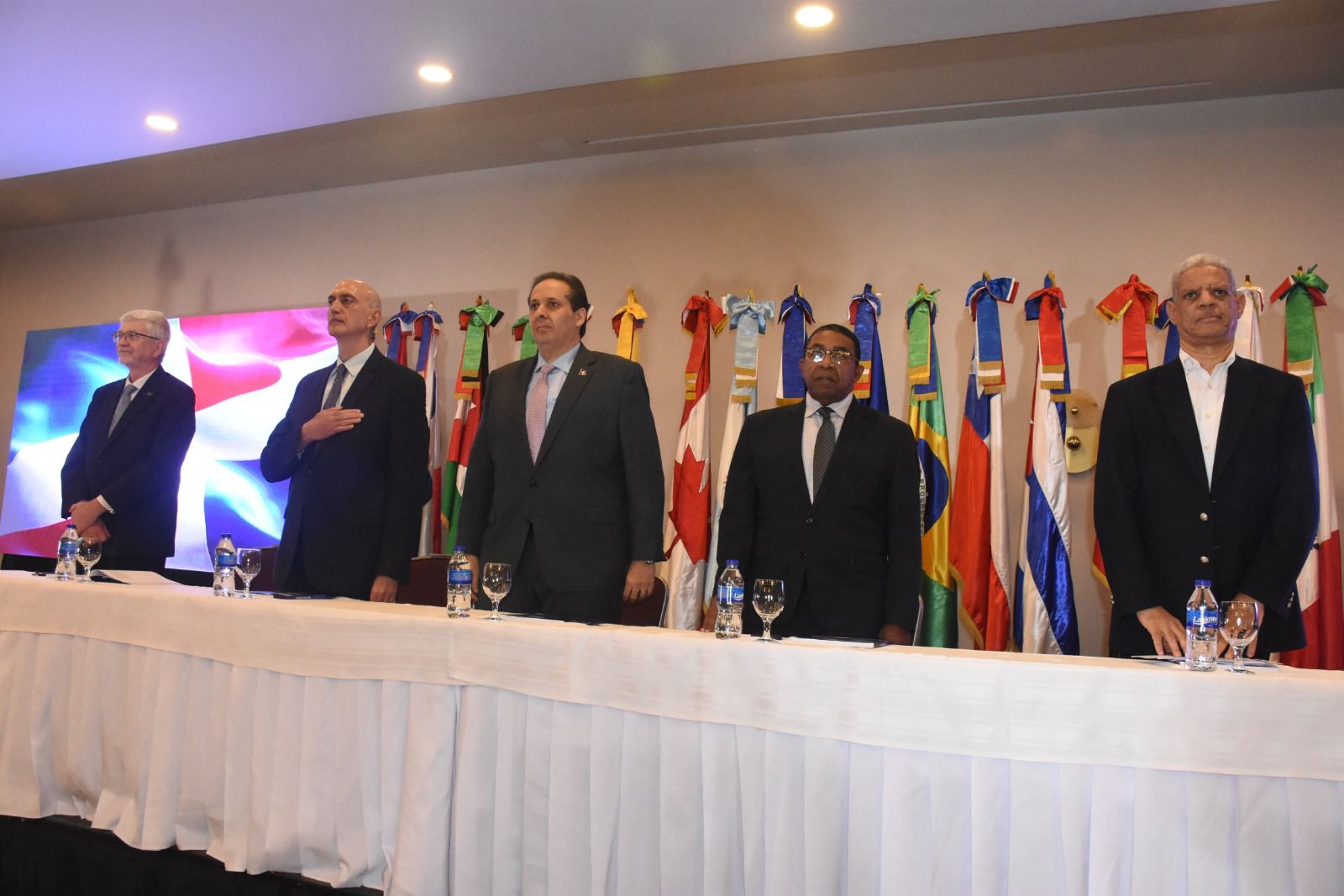 Garcia Fermín resalta la generación de conocimientos científicos para la solución de problemas globales ante un mundo en constantes cambios y desafíos