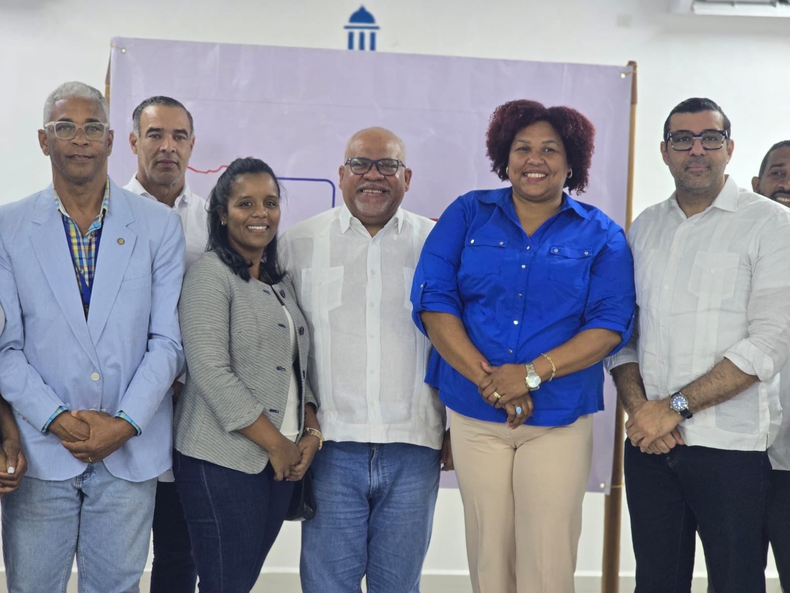 Gobierno impulsa desarrollo de microempresarios y emprendedores en Pedernales con más de 200 préstamos preaprobados