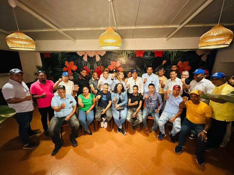 Gobierno impulsa desarrollo de microempresarios y emprendedores en Pedernales con más de 200 préstamos preaprobados