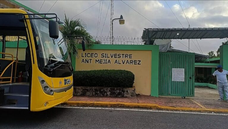 ¡Inaudito! Suspensión de docencia en Bonao en el segundo día de clases