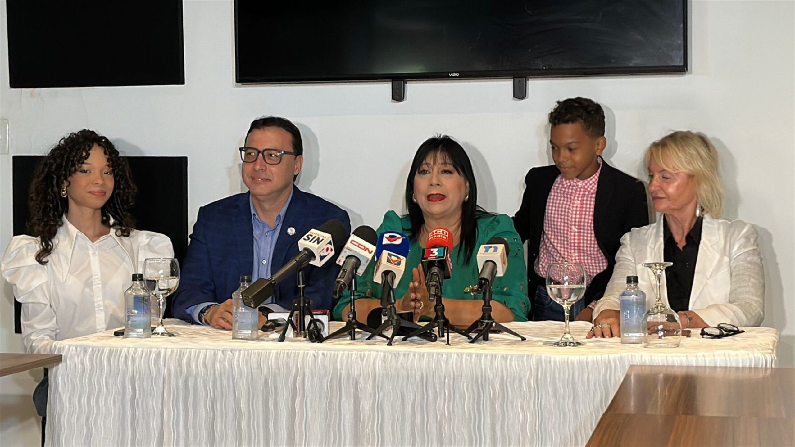 54 Niños y adolescentes huérfanos por tragedia Yet Set serán llevados a Campamento