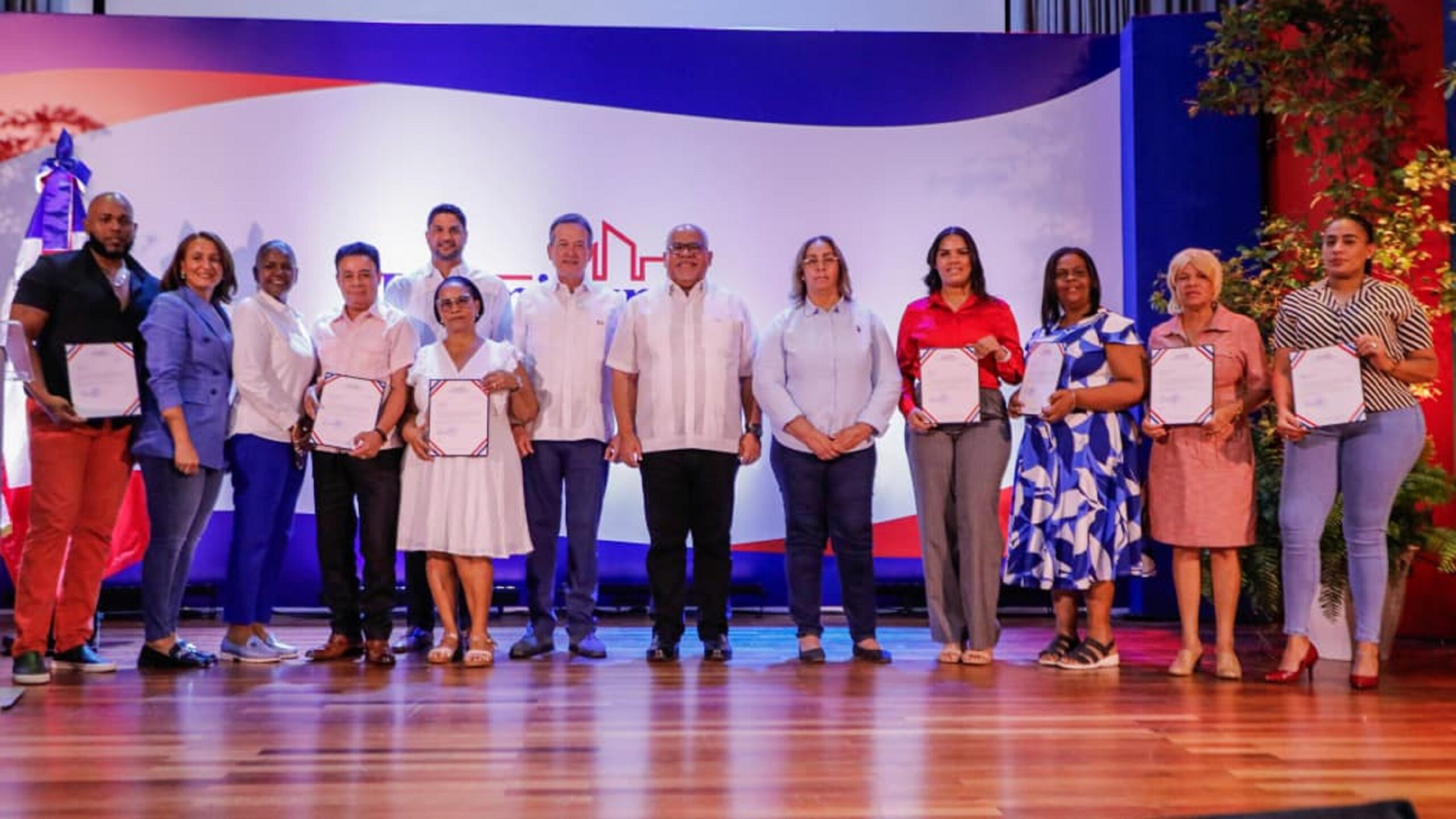Gobierno Luis Abinader a través de Promipyme impulsa emprendimiento en SC con entrega RD0 millones en créditos*