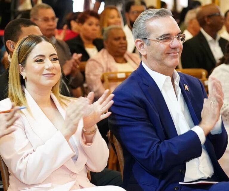 Santo Domingo.– La actual directora ejecutiva de la Dirección de Desarrollo Social Supérate, Gloria Reyes, comienza a consolidarse como una de las principales figuras que podría asumir la Secretaría General del Partido Revolucionario Moderno (PRM) en el próximo período.