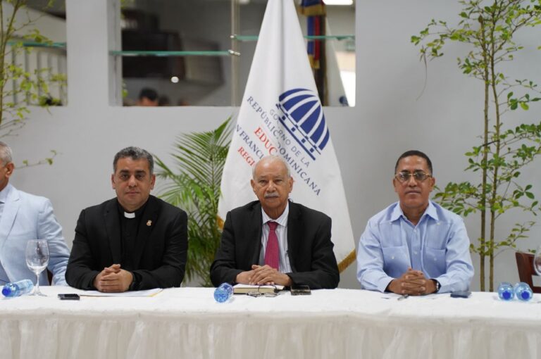 MINERD e Infraestructura Escolar refuerzan acciones para transformar integralmente los centros educativos en Duarte y Hermanas Mirabal
