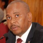 La policía de Haití arrestó al ex senador Nenel Cassy acusado de conspirar contra el Estado y financiar organizaciones criminales por presuntamente apoyar a pandilleros. Fue arrestado el sábado en un restaurante de Pétionville, Puerto Príncipe. Haití.