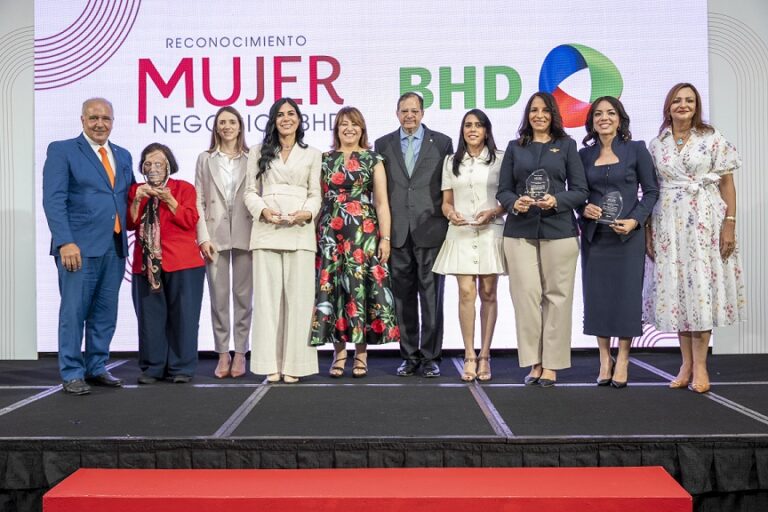 Banco BHD reconoce a cincoempresarias dominicanas