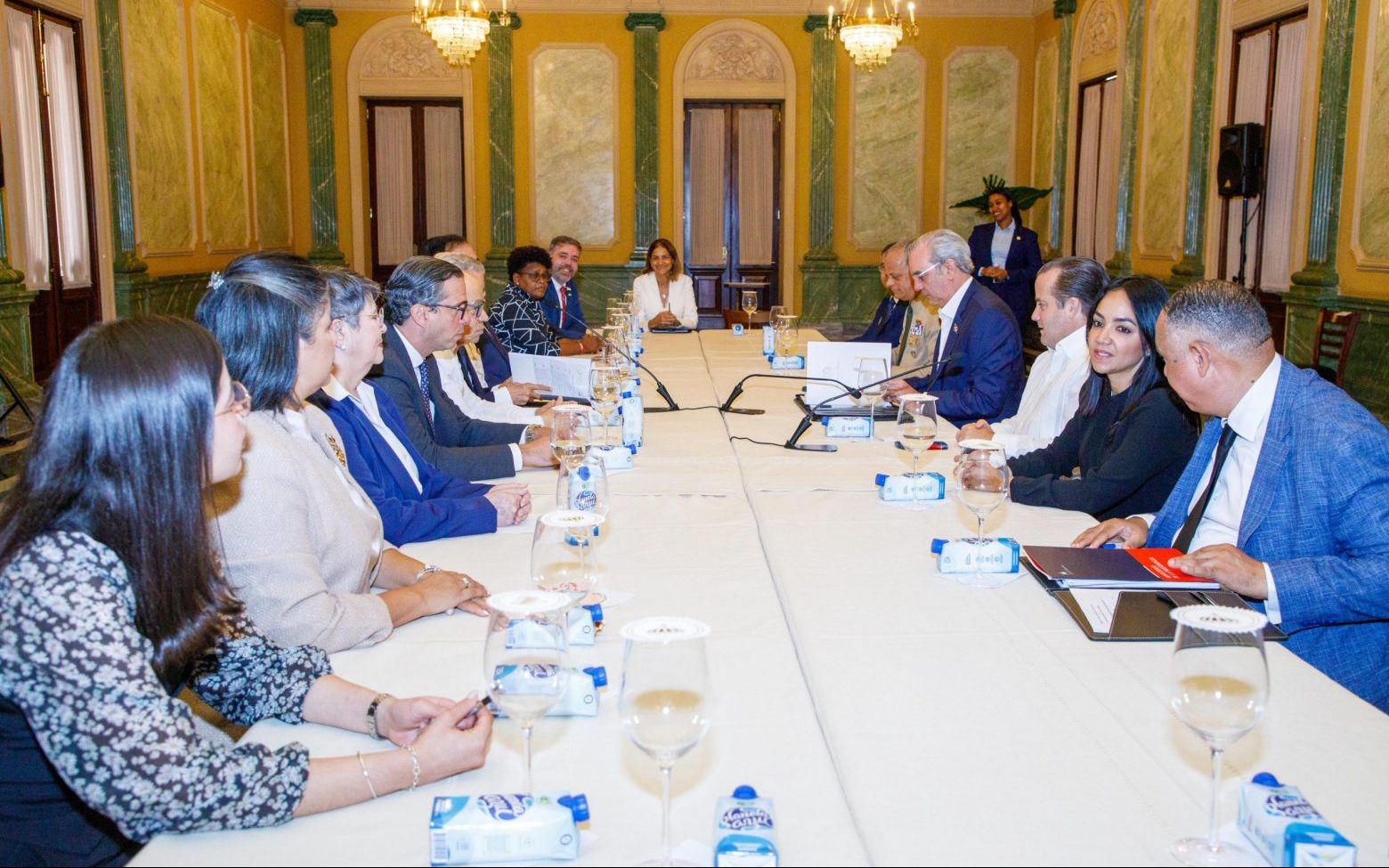 CES entrega Abinader informe situación Haití y efectos en RD