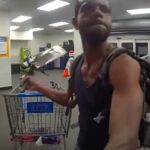 Hombre con machete hiere a un agente y causa pánico en supermercado