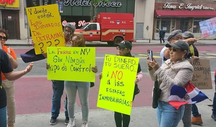 NY: Protestan frente consulado contra gestión de Luis Abinader