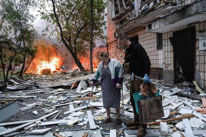 UCRANIA: Mueren 21 personas por bombardeo ruso a Donetsk
