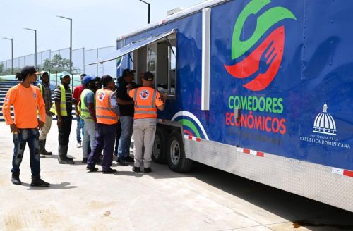Abinader inaugura 13 nuevos comedores económicos en SD