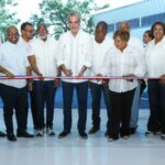 Abinader inaugura techado del club Rafael Osvaldo Mercedes