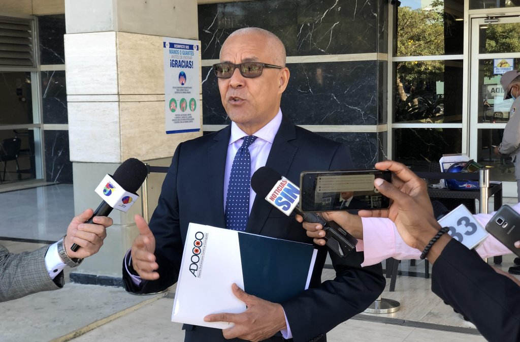ADOCCO se querella contra licitación cédulas y pasaportes