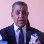 Adriano Espaillat felicita nueva embajadora de EE.UU. en la RD