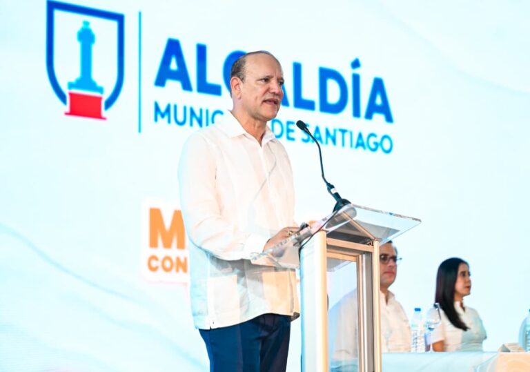 Afirma Santiago vive momento de «transformación histórica»