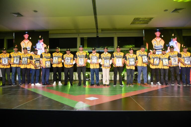 Águilas Cibaeñas honran el legado de sus leyendas