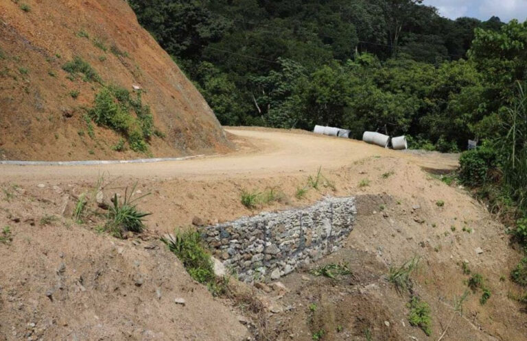 Carretera Cambita-Los Cacaos: problemas