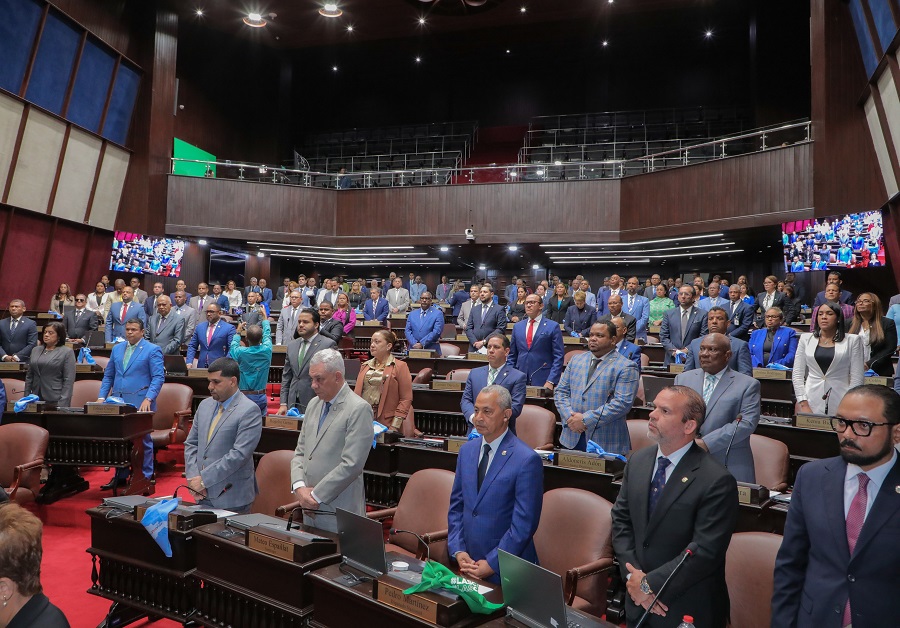 CD aprueba poner a vías de SD nombres Bosch y Peña Gómez