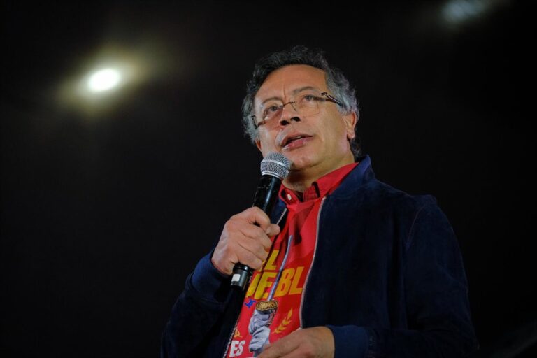 COLOMBIA: Petro ve ataques de EEUU buscan «invadir» la región