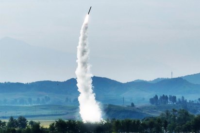 Corea del Norte dice lanza dos «proyectiles hipersónicos»