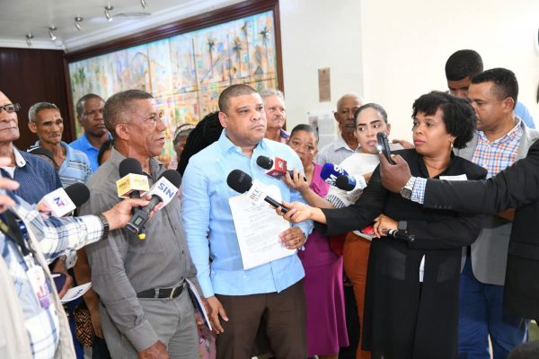 Dice altas tarifas eléctricas y 65 mil millones préstamos a EDES 
