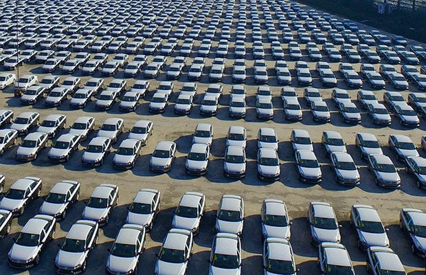 EEUU amenaza arrebatar producción automóviles a Canadá