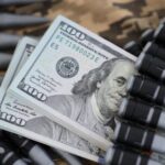 El dólar subió 9 centavos; este martes era vendido a RD.07
