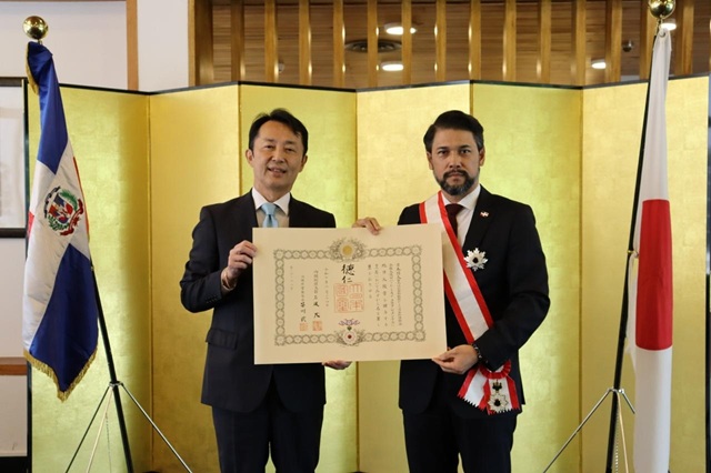Embajador RD en Brasil recibe condecoración de Japón