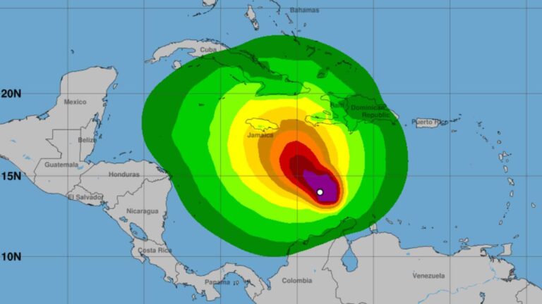 En alerta PR, RD, Cuba y Haití tras fortalecimiento de Melissa