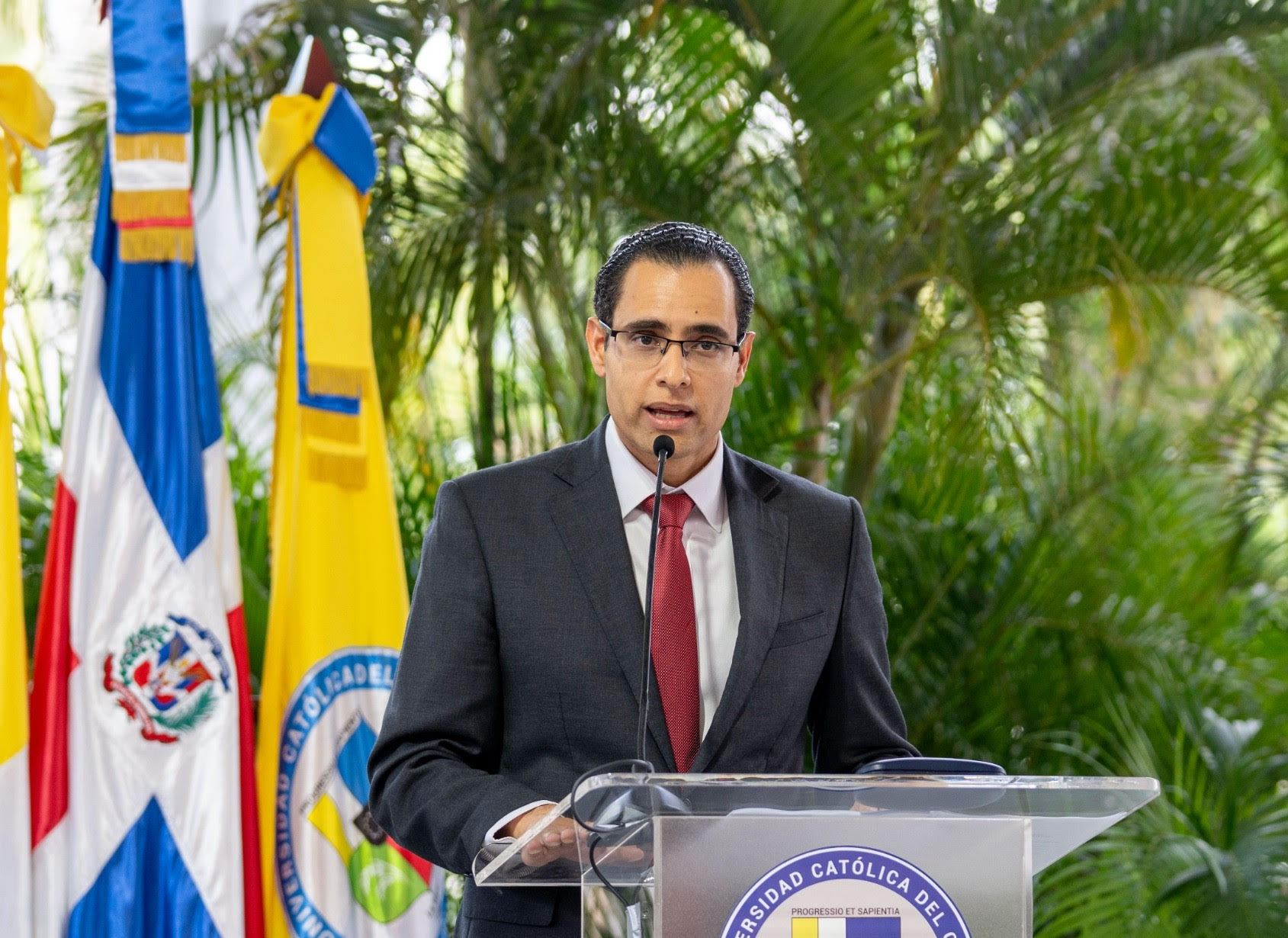 Exministro ve deudas son por el financiamiento gasto corriente