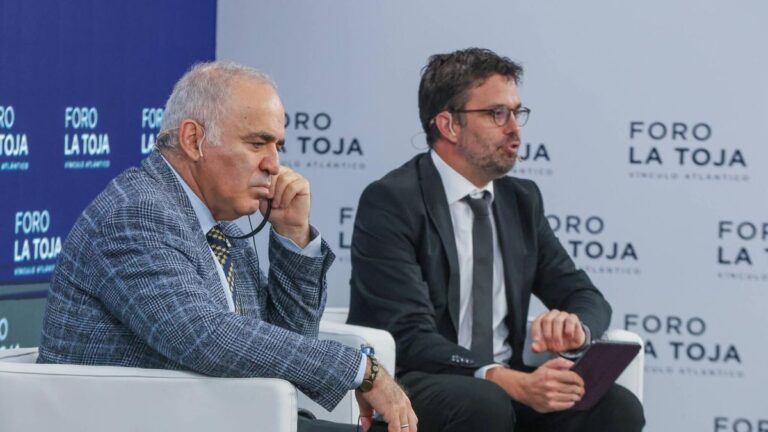 Garry Kasparov advierte Europa «se juega en Ucrania» su futuro