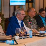 Gobierno mantiene medidas en nueve provincias en alerta roja