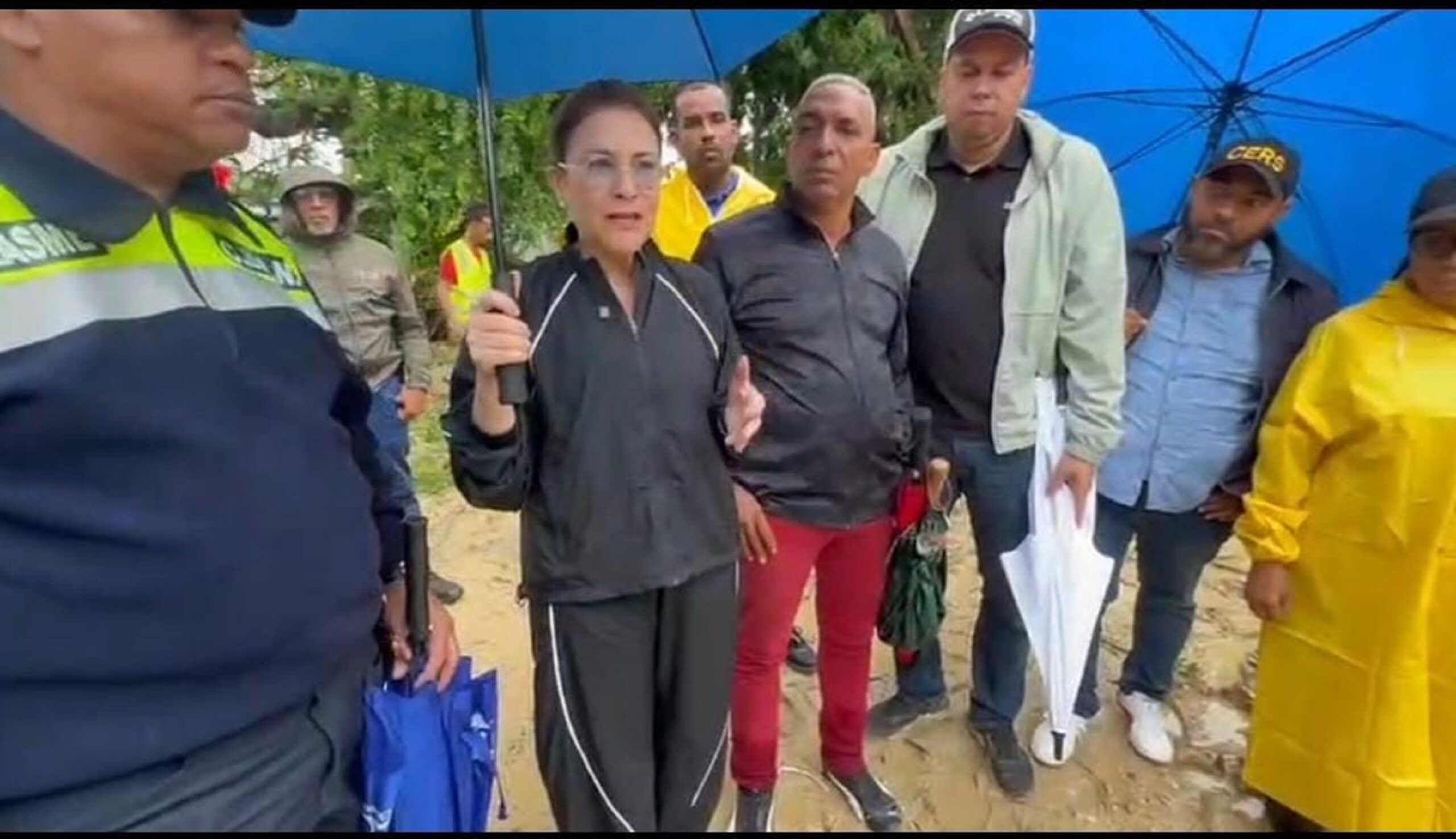 Carolina continúa recorrido por puntos vulnerables del DN ante incidencia de tormenta