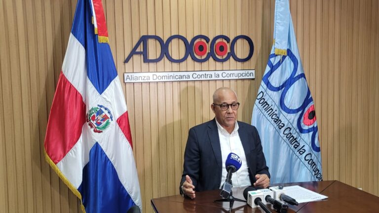 ADOCCO dice Carlos Pimentel falta a la verdad sobre el proceso de Licitación Licencias de Conducir del INTRANT