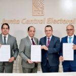 JCE y EMDOC firman contrato para confección nueva cédula
