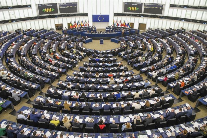 La Eurocámara respalda vetar las importaciones de gas ruso