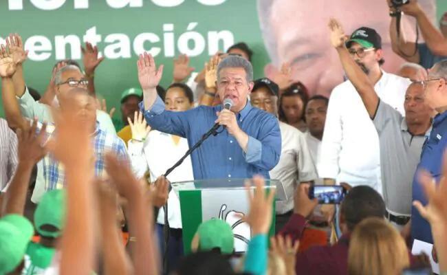 Leonel juramentará miembros FP el domingo en San Cristóbal Leonel juramentará miembros FP el domingo en San Cristóbal