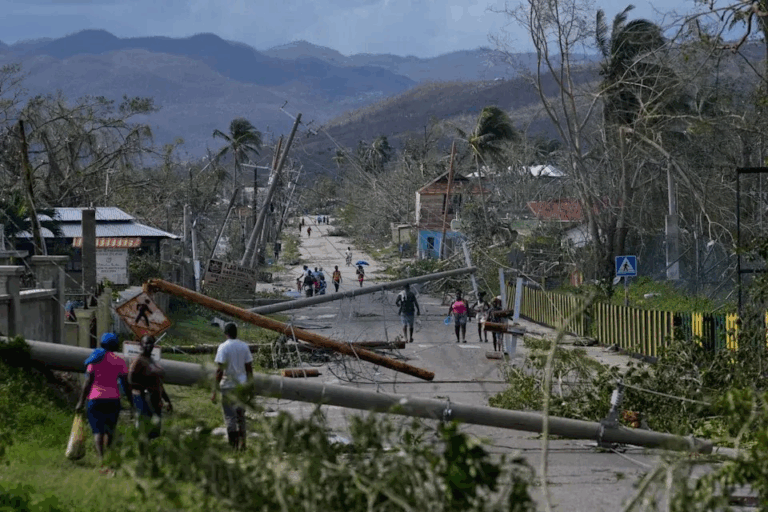 Luis Abinader dispone apoyo para dominicanos en Jamaica