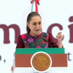 MEXICO: Sheinbaum celebra su primer año con baño de masas