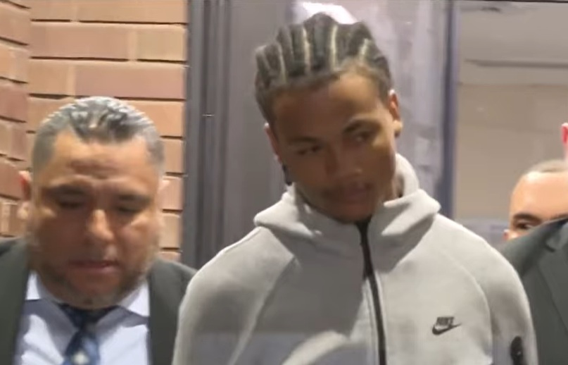 NY: Se entrega uno era buscado por asesinato joven dominicano
