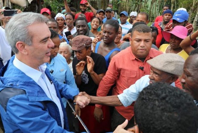 Presidente labora este fin de semana en 5 provincias de RD