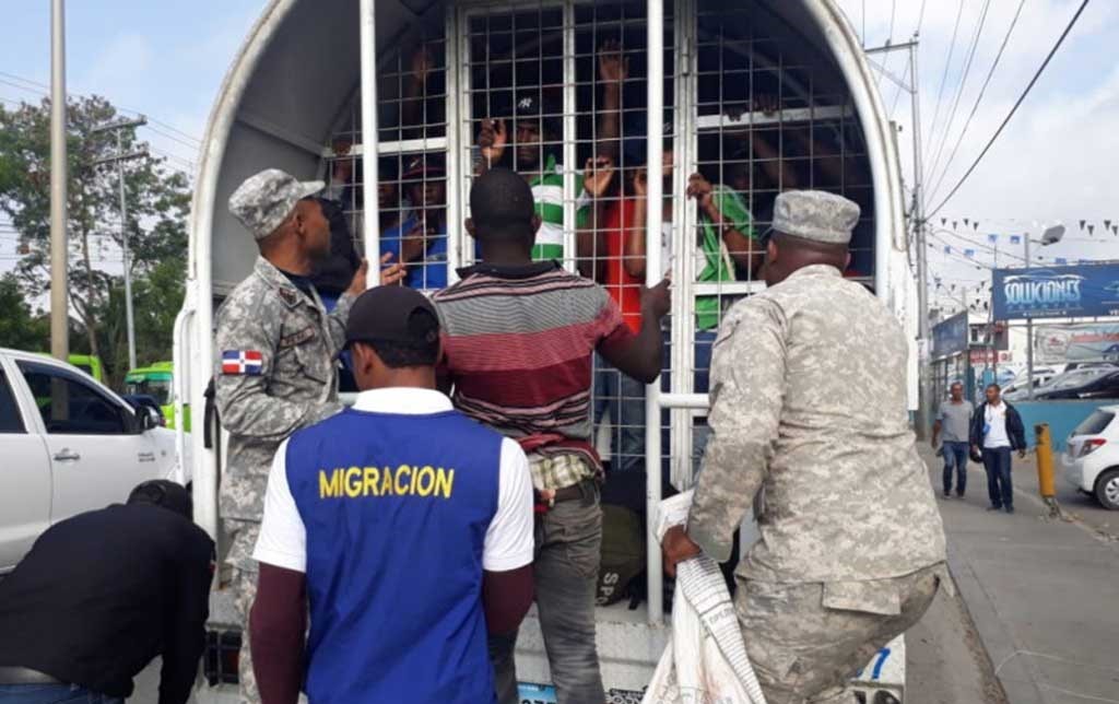 RD sigue la deportación masiva de haitianos indocumentados