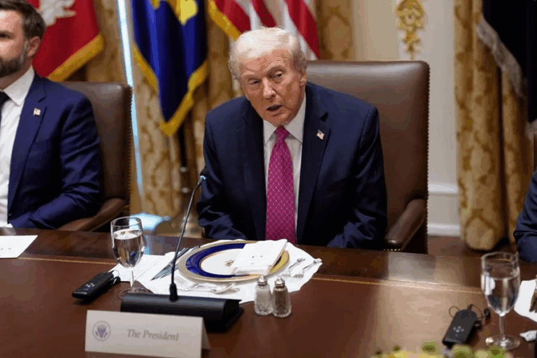Trump anunciará aranceles para Colombia tras recorte ayuda