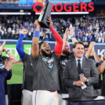 Vladimir Guerrero Jr. recibe reverencia tras premio MVP